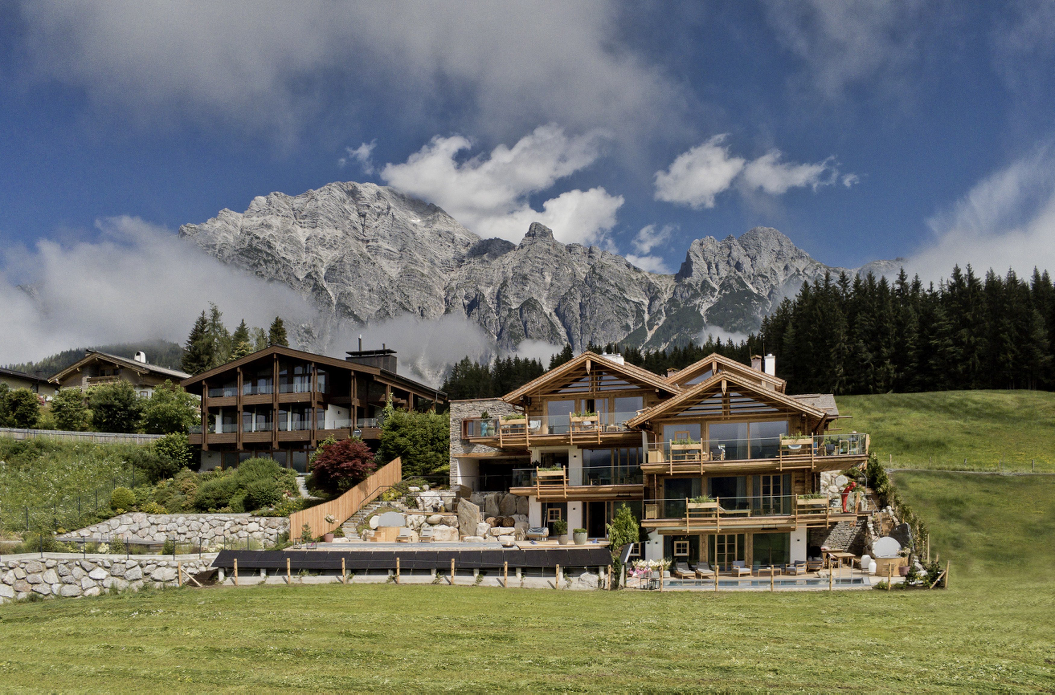 Hotel GipfelKreuzLiebe SENHOOG Luxury Holiday Homes Leogang Austria