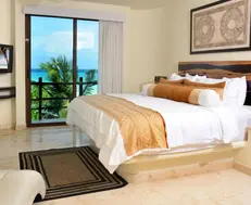 Strandhotel El Taj Oceanfront and Beachside Condo Hotel - Cancun, Mexico