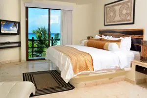 Strandhotel El Taj Oceanfront and Beachside Condo Hotel - Cancun, Mexico