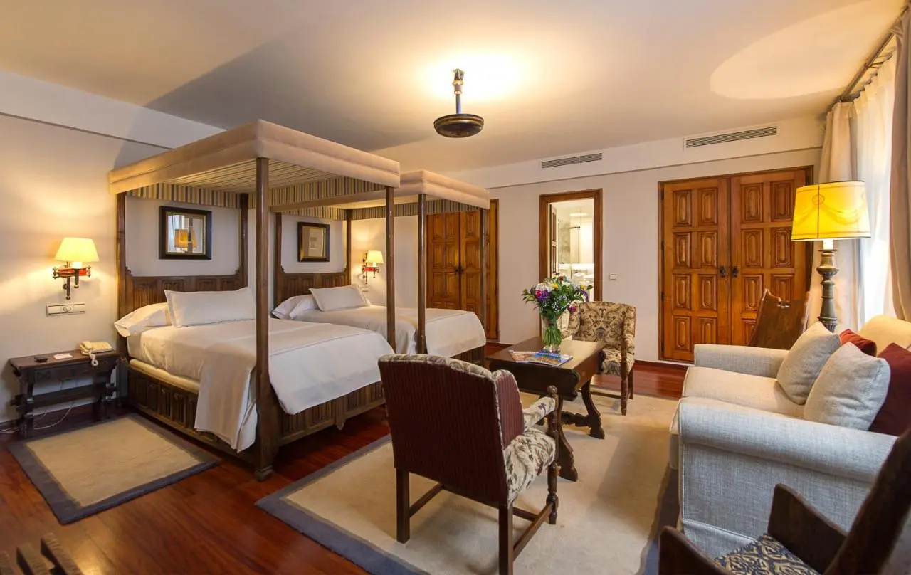 DE PARADOR A PARADOR ESPANA 写真集 2巻函入り DE PARADOR A PARADOR ESPANA 写真集 2巻函入り De Parador A