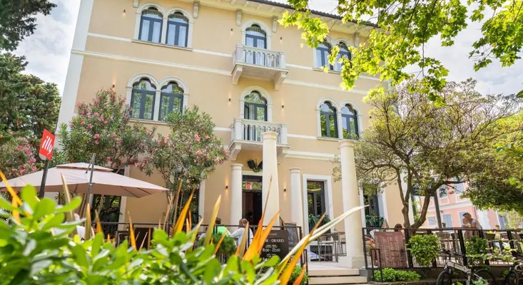 Strandhotel DeGrassi Boutique Garni Hotel Izola - Izola, Slovenien