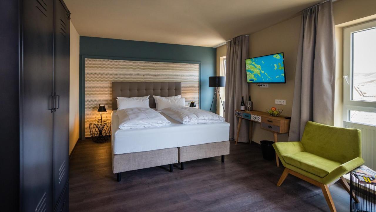 Hotel Goldene Traube     Neugart  Traben-Trarbach der Mosel